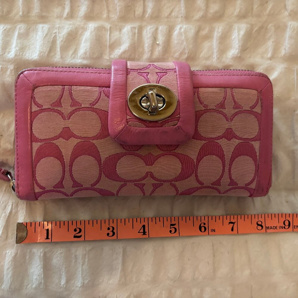 Vintage Authentic Coach Y2K Pink Signature Wallet